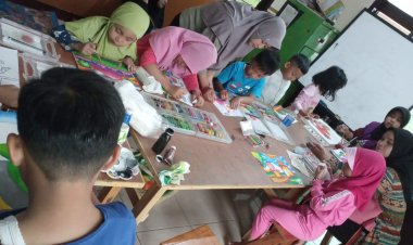 CIPTA KELAS BAHAGIA : (2) BERMAIN RAGAM MEDIA